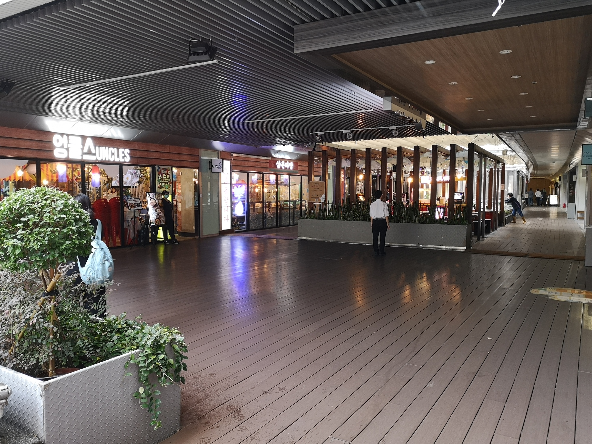 GlobalMall二樓戶外廣場