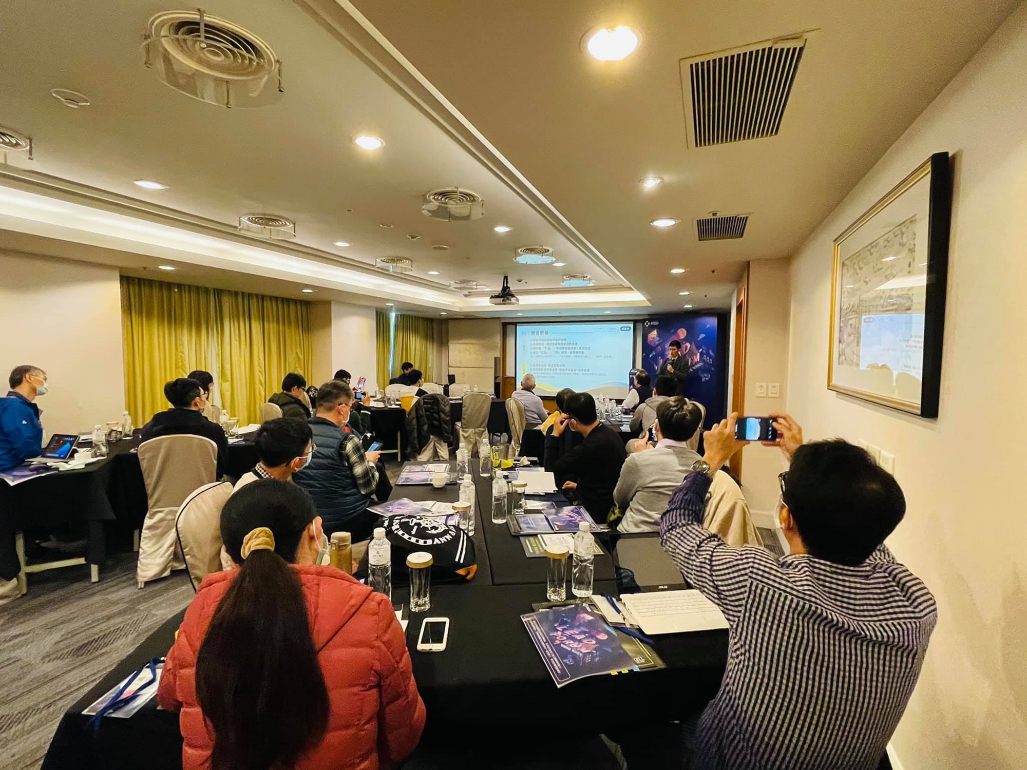 鄭冠中__JP Workshop_簡報技巧_簡報教學_PPT設計_簡報設計_簡報課程_簡報模版_簡報講師_職業講師