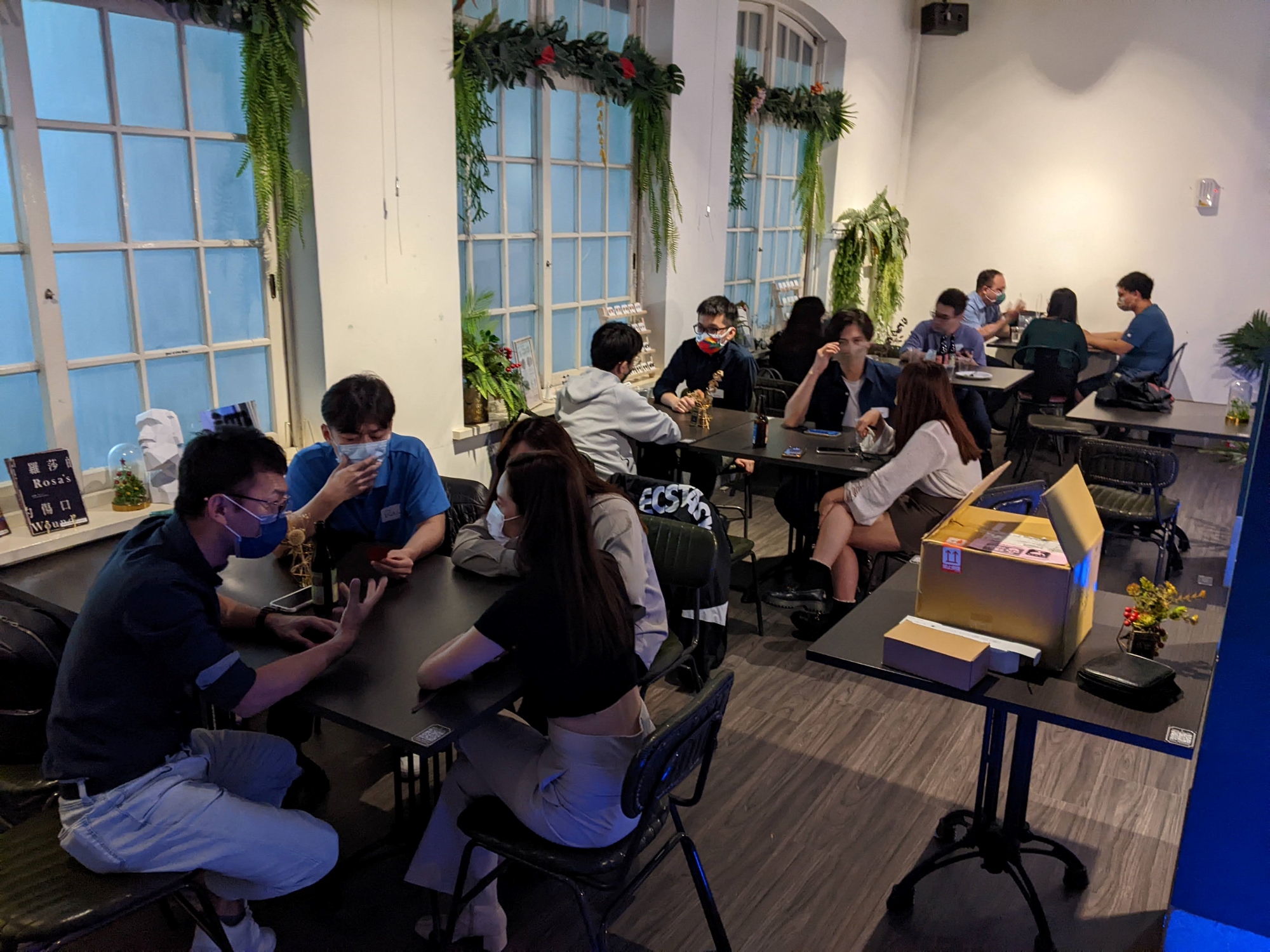 【秋季聚會】11/18 週五下班：新手活動人也能參加的跨產業交流小聚｜Accupass 活動通