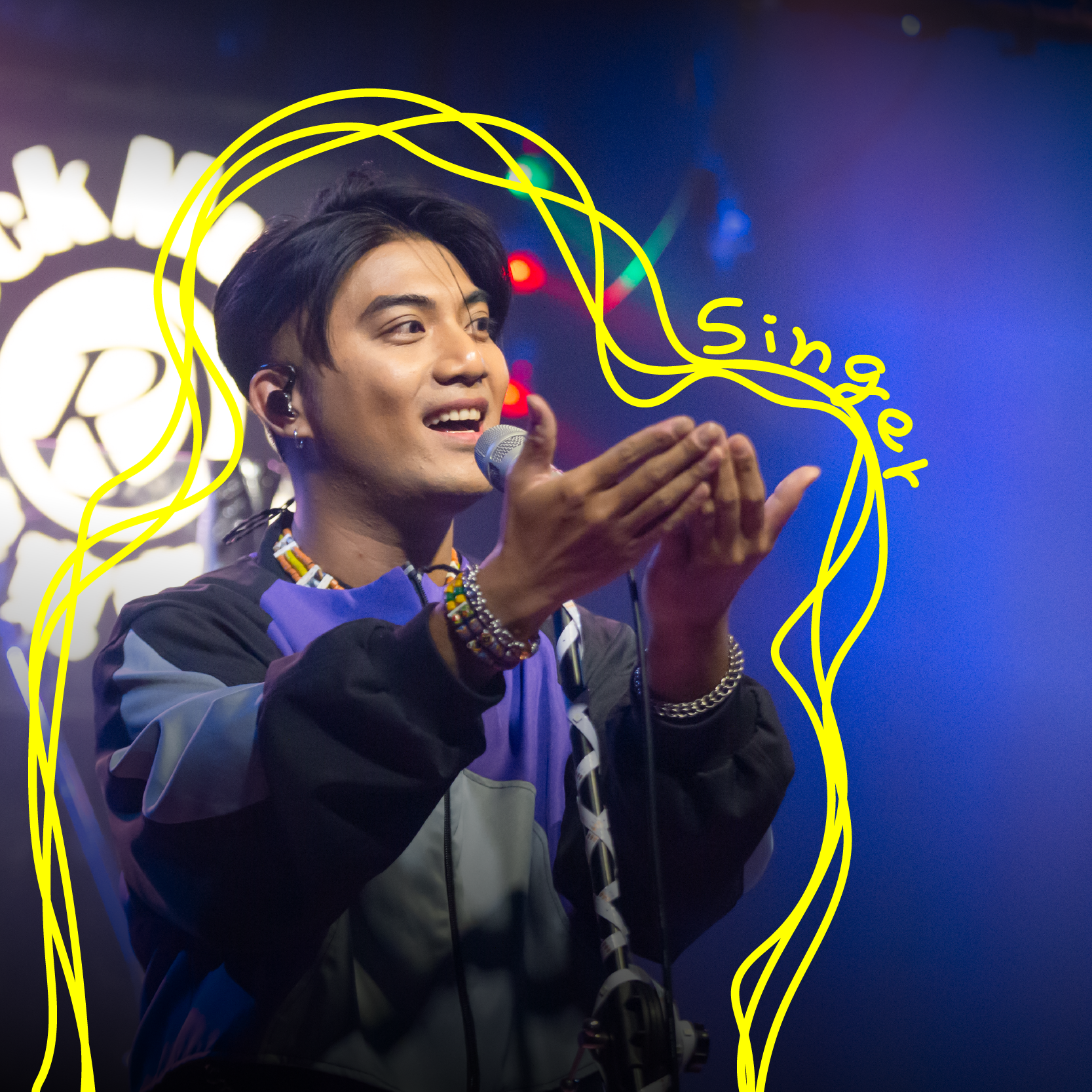 聚會的主人兼台上唱歌的徹摩