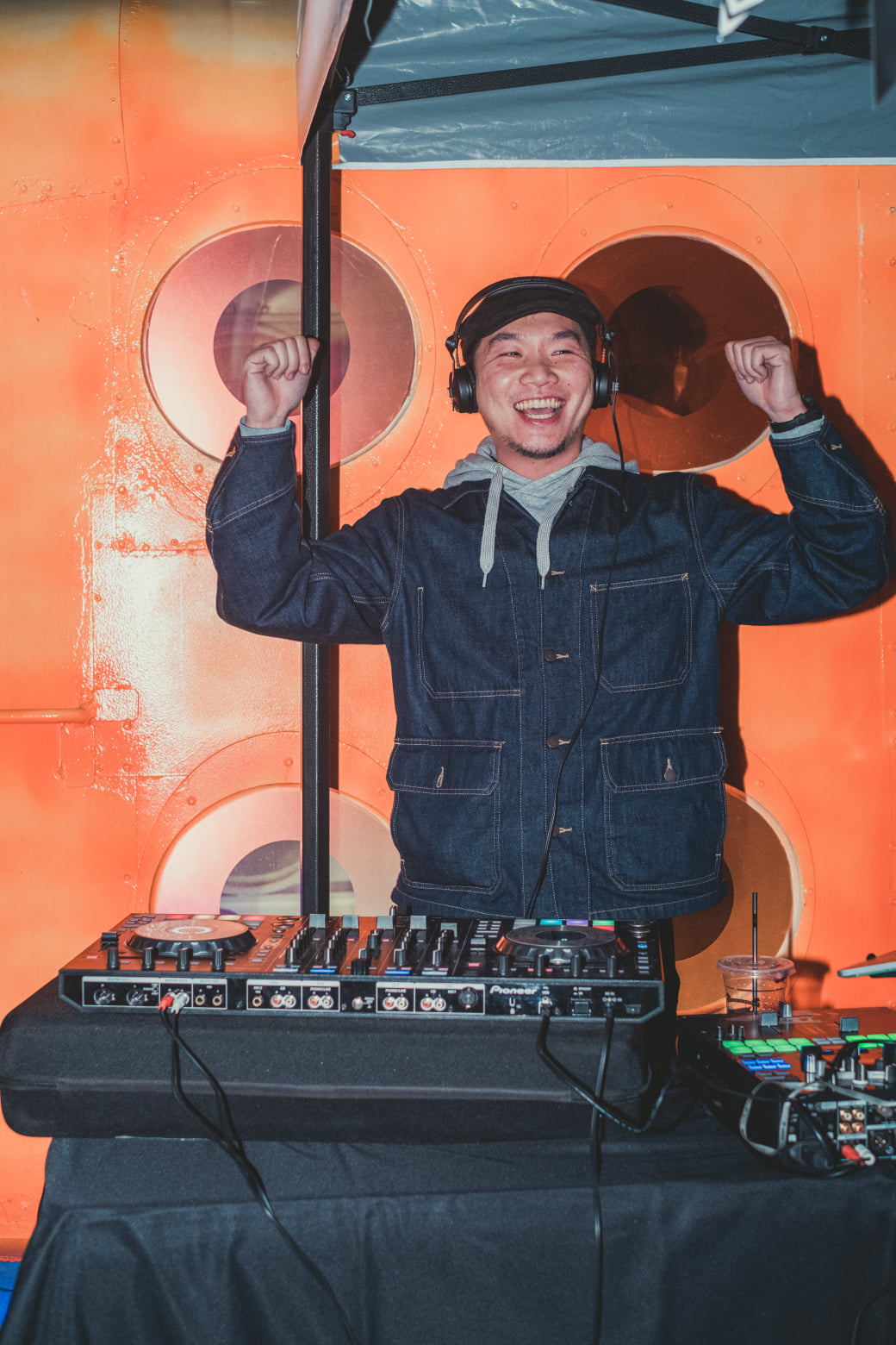 誠品松菸不打烊的唱片行「週末DJ Night」｜入夜後，以音樂餵養騷動的靈魂們｜十二月主題──純愛限定！浪漫音樂夜｜ACCUPASS