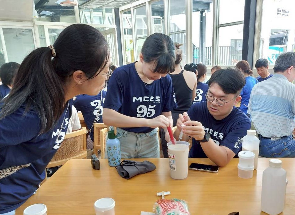 體驗鹽滷豆花製作