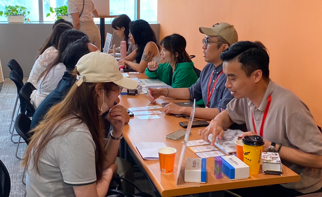 於 Yourator 2026 AI 職涯博覽會現場，由職游提供一對一職涯探索、諮詢服務