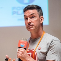 譚璧德 (Peter Dernbach)