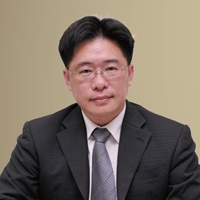 講師　劉憶先