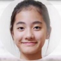 黃舒晨/飾  旁白