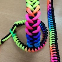 義賣彩虹手工手環