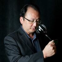 選酒達人--  張治(T大)