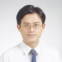 ROY T. WANG 王德仁