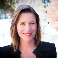 卡麗莎．胡桑女士