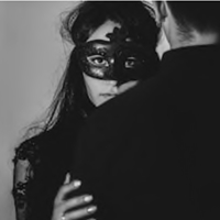 戴上愛情面具的妳