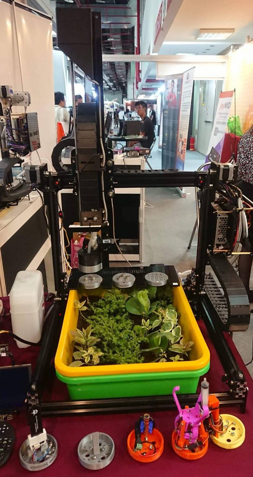 擁有多元UTM TOOLS的Mini-FarmBot