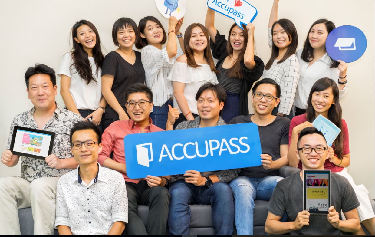 ACCUPASS 員工合照