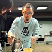 Aarti穆勒咖啡館店主