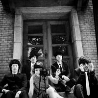 17:45-18:30 皇后皮箱樂團