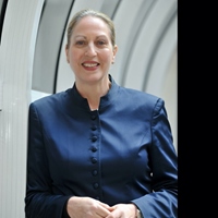 凡妮莎·拉塔歇爾