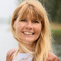 皮亞.瑪麗.索倫 (Pia-Maria Thorén)