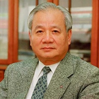 彭芳谷 毒藥物防治發展基金會董事長