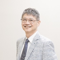 何弘能
