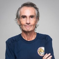 德利士 Alex BEARE