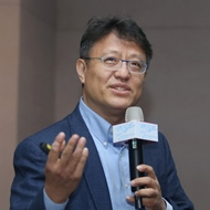 Hank Huang 黃經堯