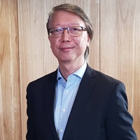 何子明首席獨立董事 新加坡Azeus System