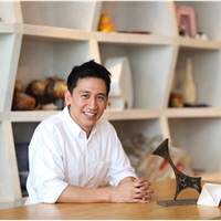 Dr. Singh Intrachooto