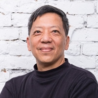 洪育成