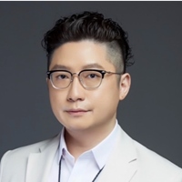 元宇宙世界畫廊 董事長－龍京佑