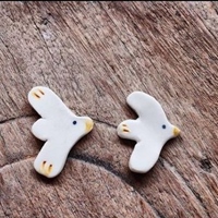 女子耳朵遊樂場