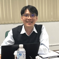 潘勤强 