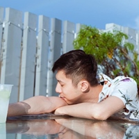 林韋任( 臺灣藝術大學舞蹈系畢 )