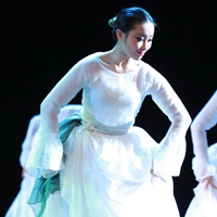 韋紫翎(北京舞蹈學院中國民族民間舞系表演班)