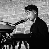 Dennis Chung 鐘崇豪