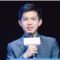 Howard Chien （簡德浩）