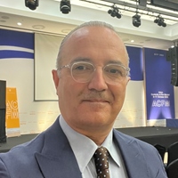 Julien Ezanno 朱利安 • 伊贊諾 