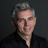 羅杭．佩利Laurent Pelly