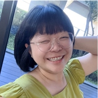 顏苾盈