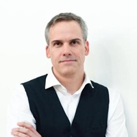 施益堅(Stephan Thome)