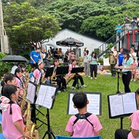 薩克斯風打擊樂團