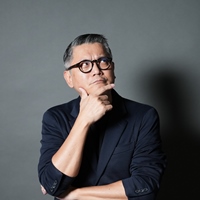 工頭堅。旅行長