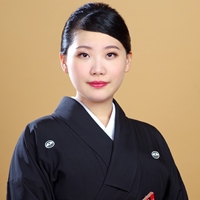 春扇舞華