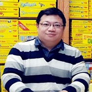 程英竜（恐龍老師）