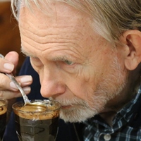 肯尼斯．戴維茲（Kenneth Davids）