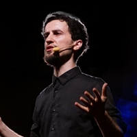 伊萊恩 Lain Satrustegui