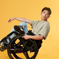 Chairman 椅人(何秉錡)