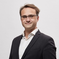 Raoul Kubitschek （孔榮）