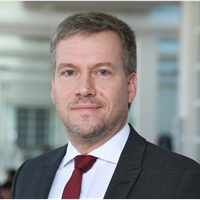 Dr. Niels Peter Thomas