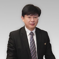 梁賓先