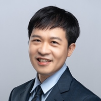 何昀峯老師
